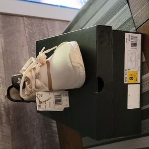 Womens Adidas sneakers